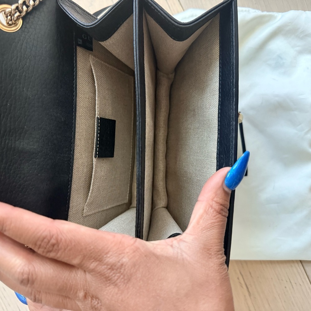 Gucci Black Leather Crossbody Bag with Gold Chain - Picture 6 of 6